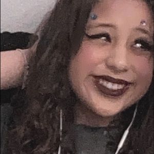 Meet your Posher, Alanis